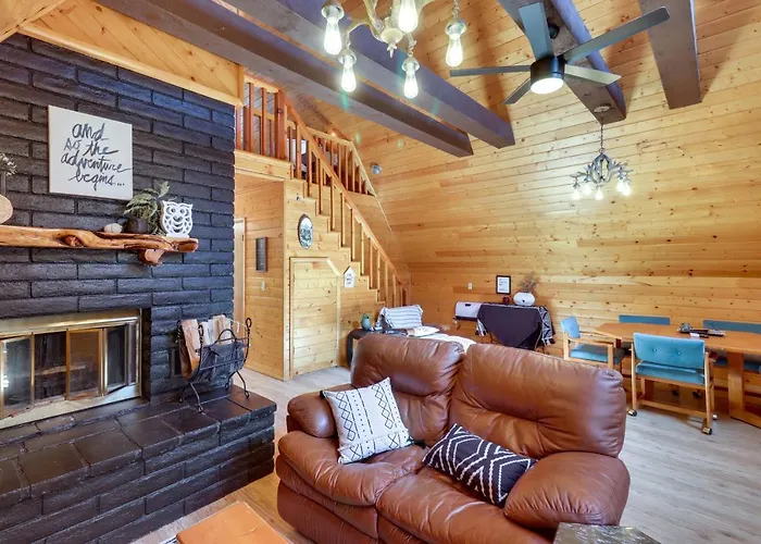 Decks + Fire Pit: Rustic-modern Cabin!